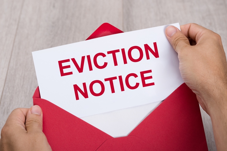 How to Serve Eviction Notice to a Tenant in Texas